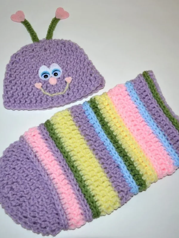 Love Bug Newborn Photo Prop: Free Crochet Pattern