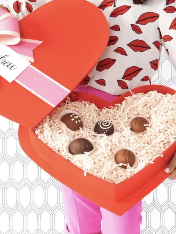 How to Make a Giant Heart Box for Valentine’s Day
